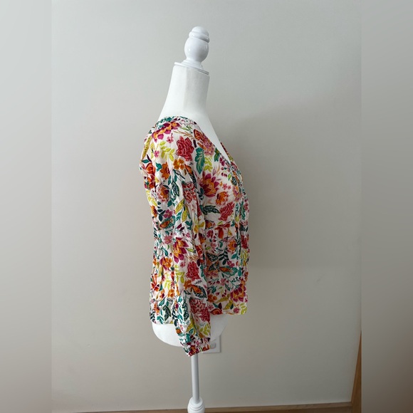 Long-Sleeve V-Neck Crinkled Boho Top- Medium - Picture 4 of 10